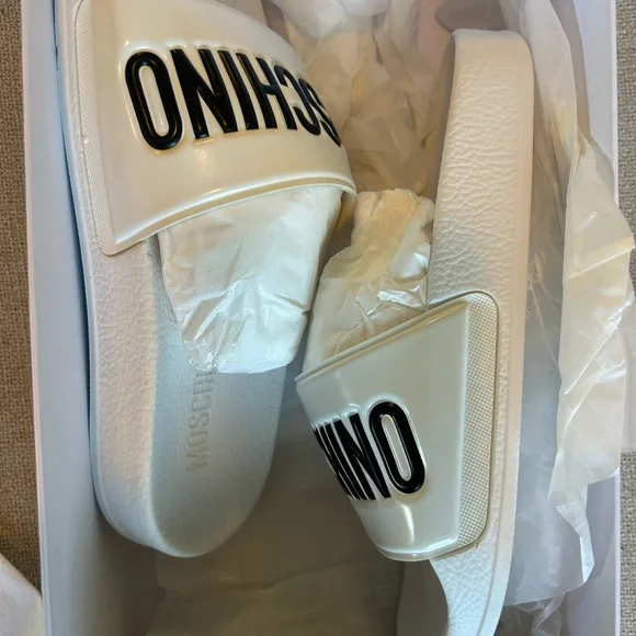 Moschino White Kids Slippers - Picture 3 of 5